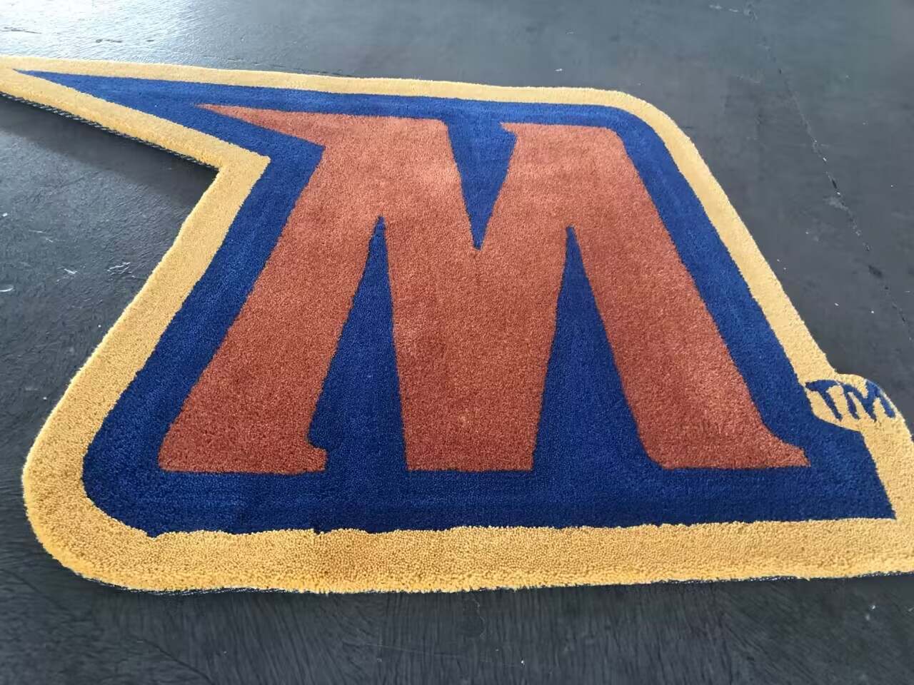 Morgan State - Logo hand tuft rug